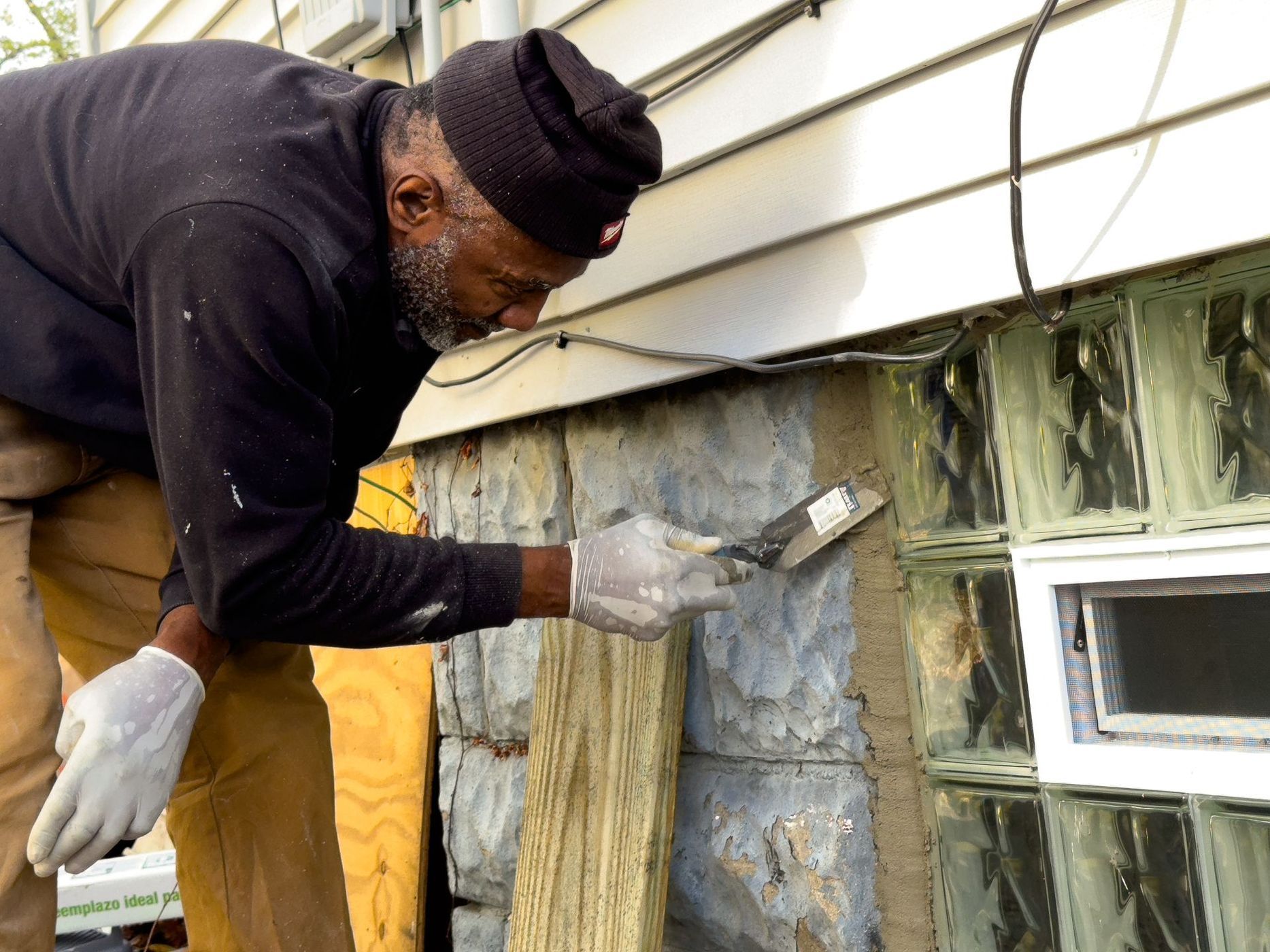 Concrete: Glass window and foundation repair in Cleveland, Ohio