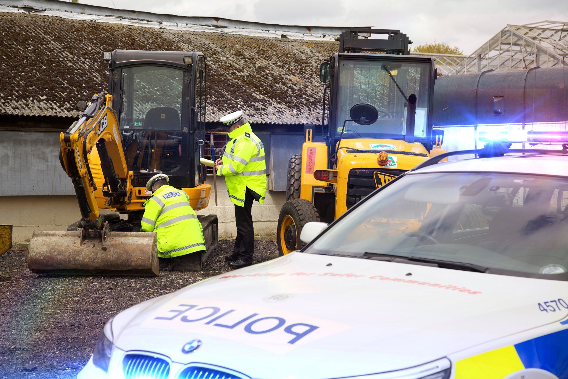 Stolen vehicle recovery tracking