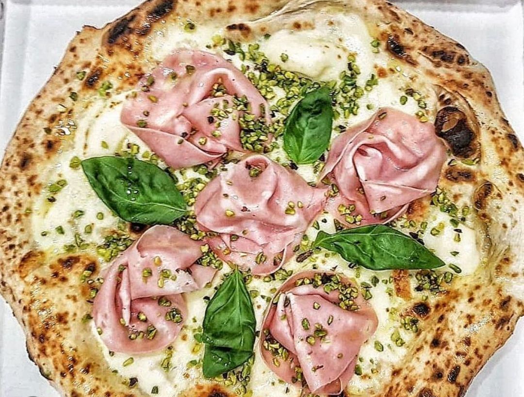 Cucina tipica napoletana La Spezia Pizza Gourmet