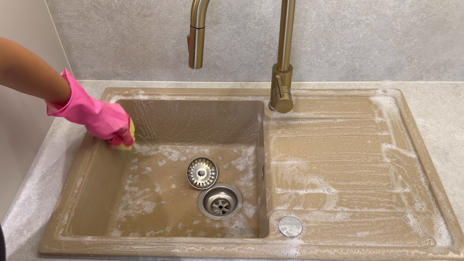 Move-out cleaning in an empty Cobble Hill Brooklyn apartment