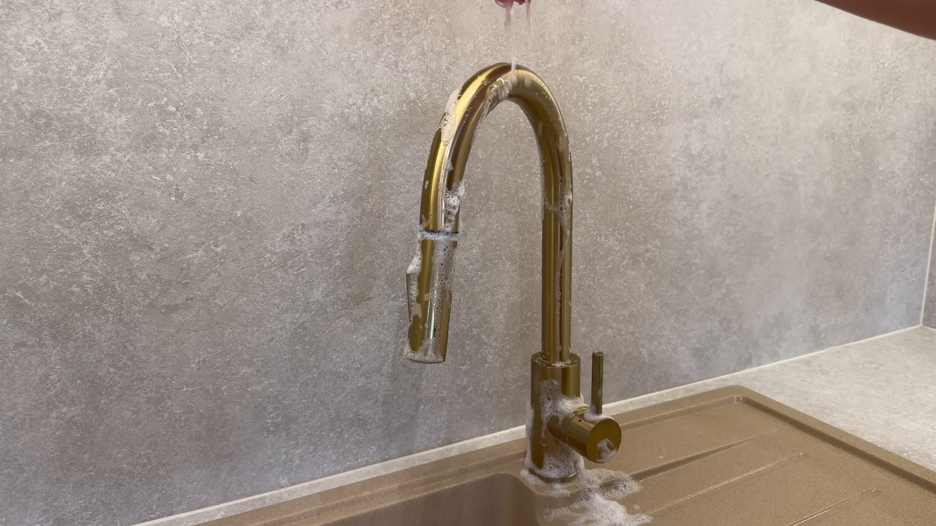 Deep bathroom clean in Dumbo Brooklyn