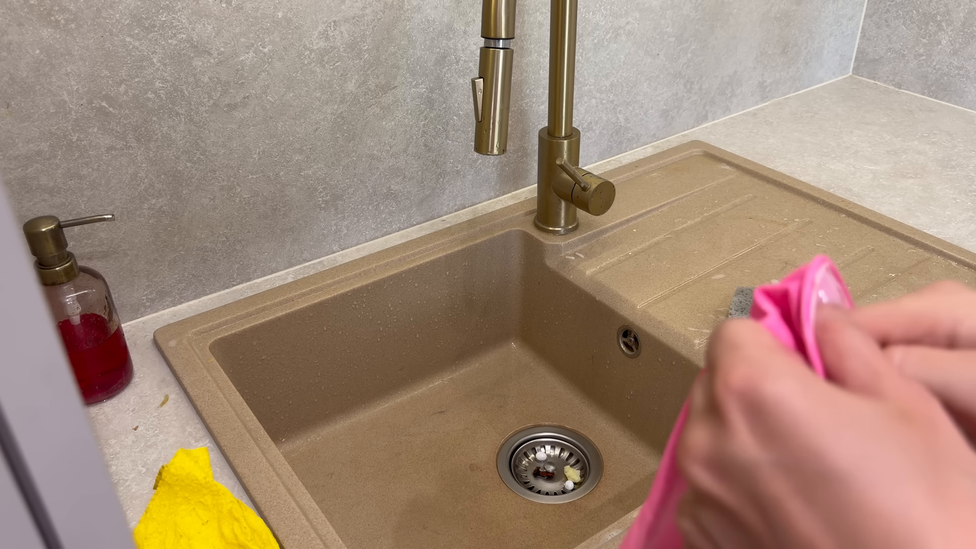 Recurring cleaning keeping a Flatiron District apartment tidy
