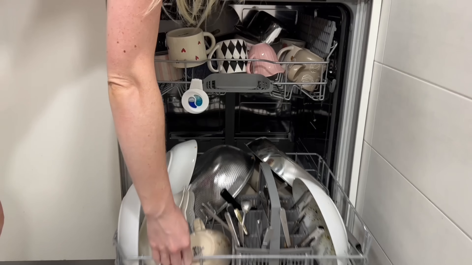 Deep cleaning in a Kensington Brooklyn bathroom