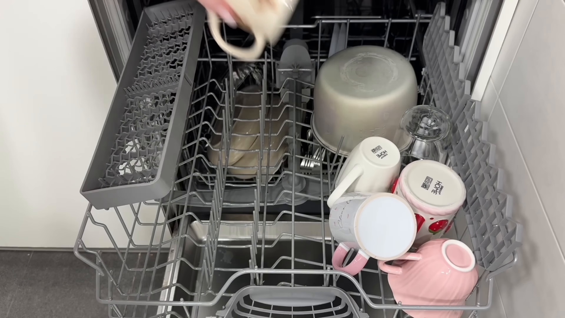 Cleaning service in a Lenox Hill Manhattan apartment