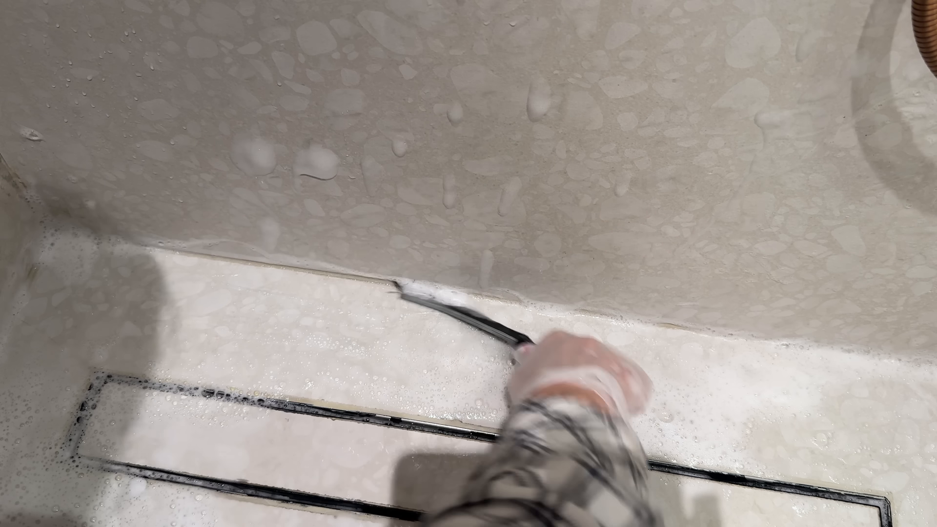 Home cleaning service in a Lower East Side bedroom