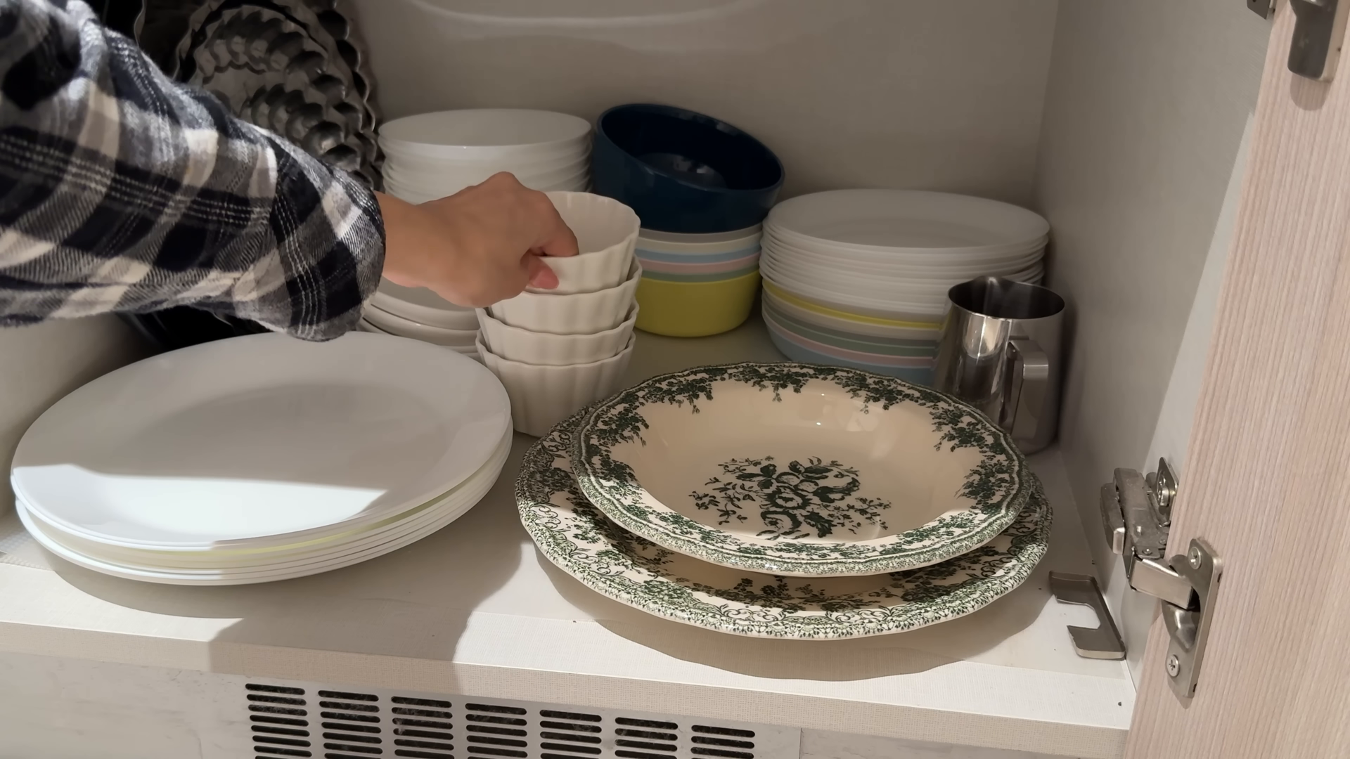 Move-out cleaning service in a Lower East Side apartment