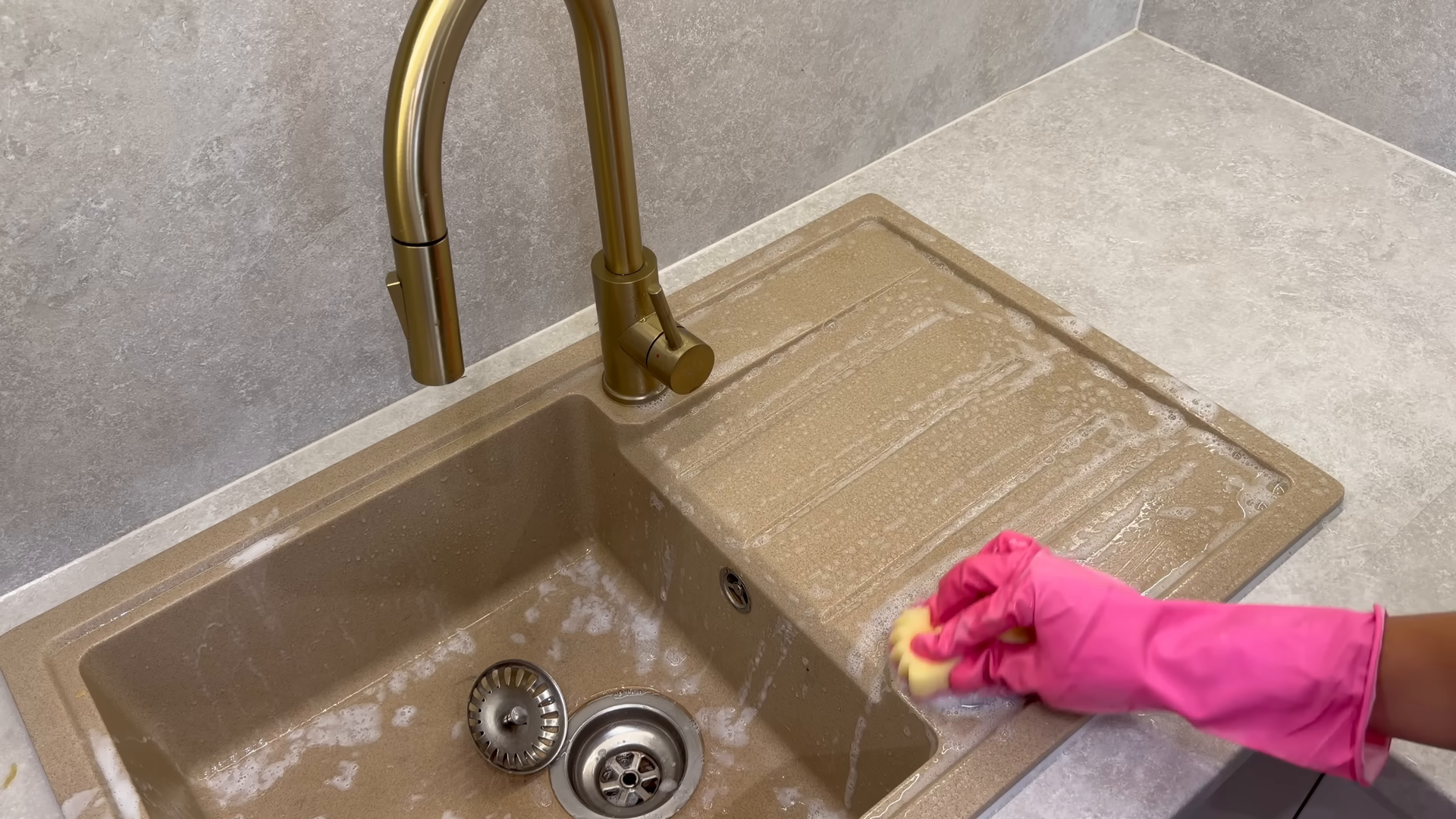 Move-in cleaning in a Manhattan Valley apartment