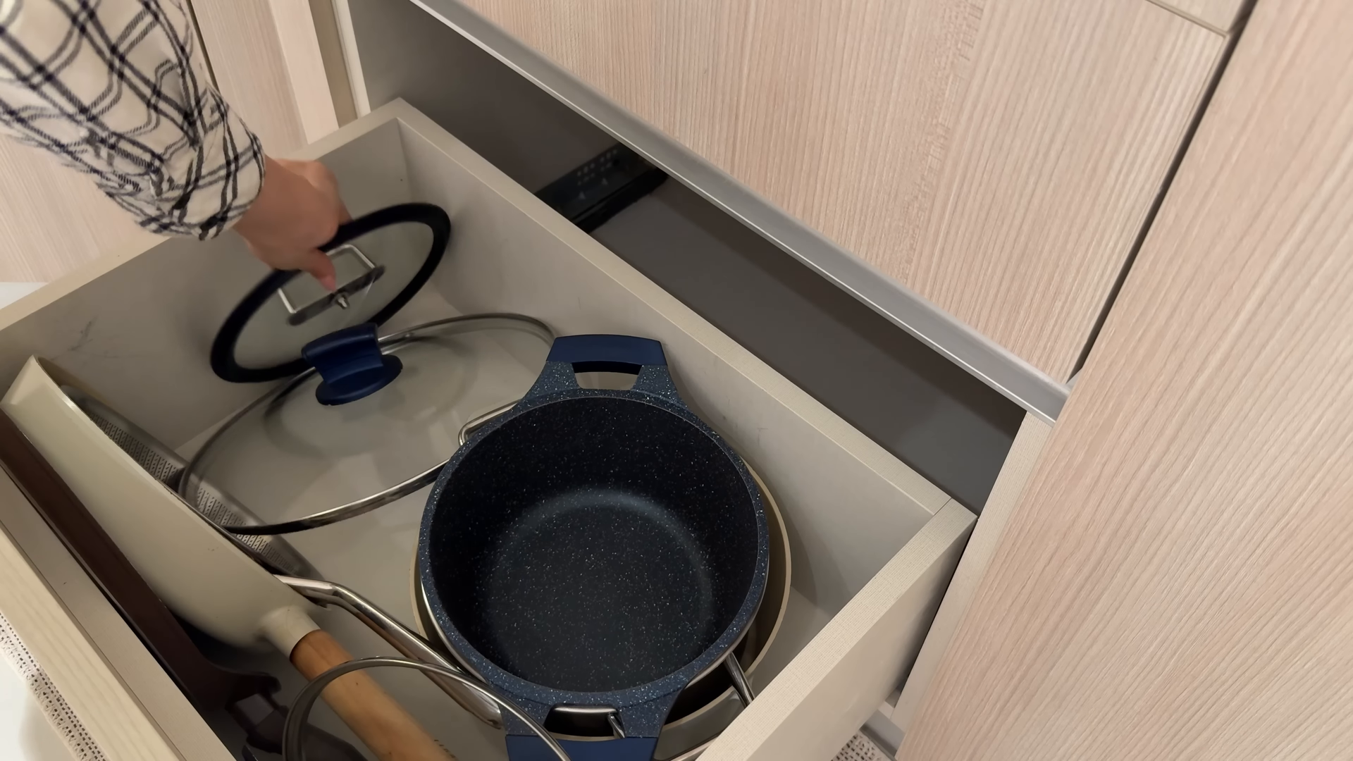 House cleaning service in a bright Midtown East Manhattan home