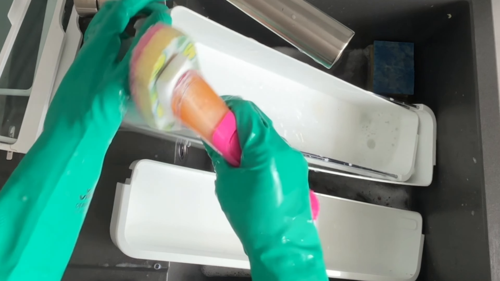 Move-in cleaning in an empty Midtown East Manhattan apartment