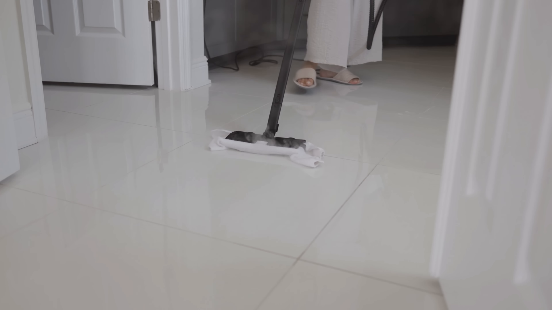 Residential cleaning service in a Midtown West Manhattan home
