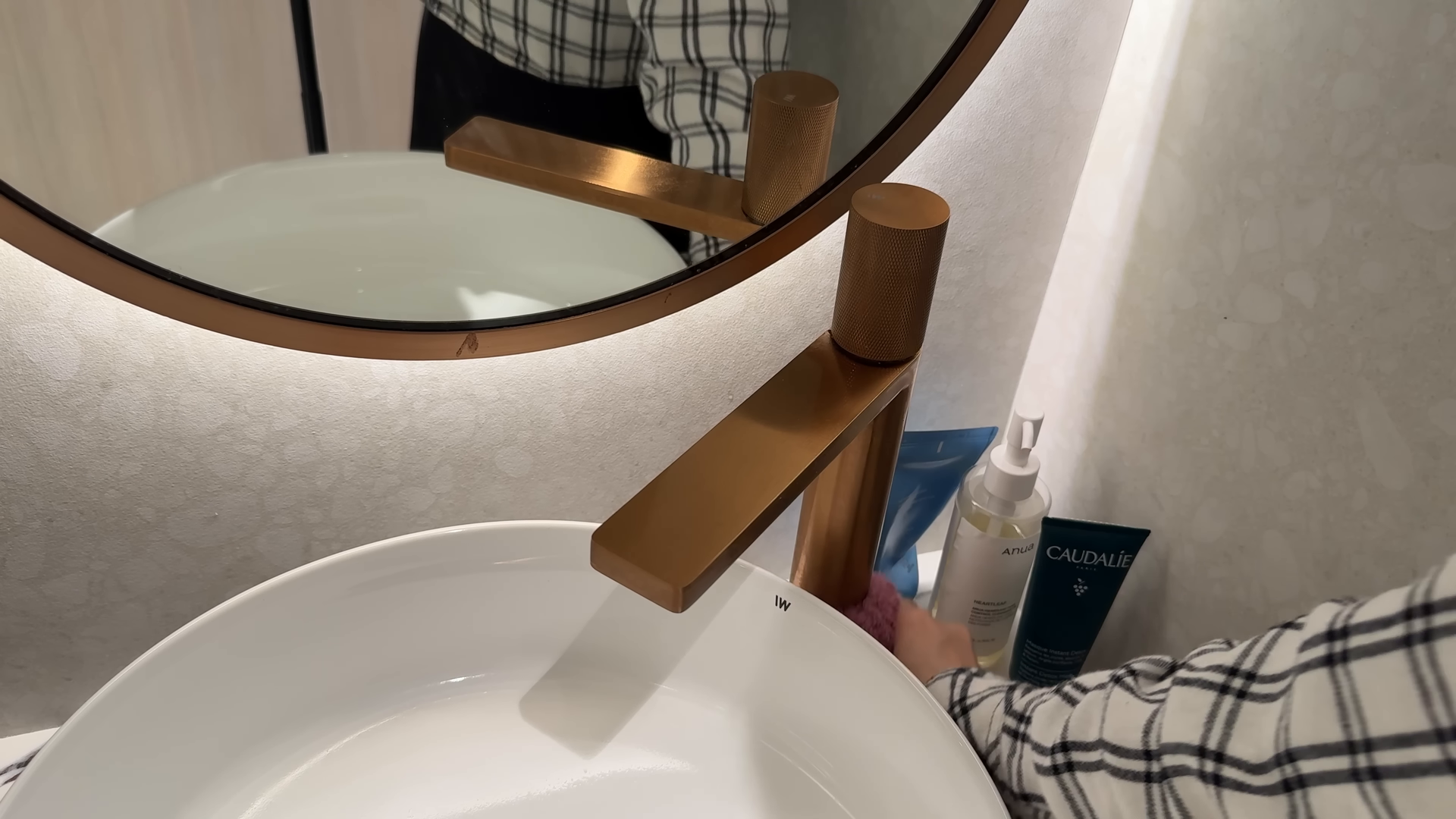 Apartment cleaning service in a compact NoHo Manhattan living room