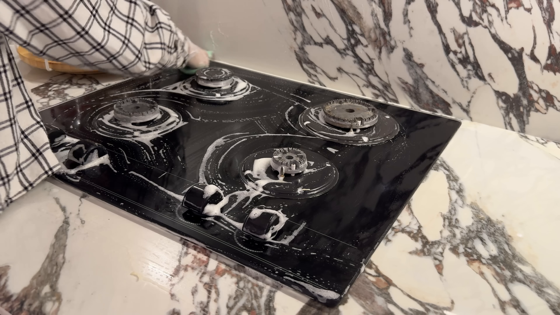 Move-out cleaning in an empty Park Slope Brooklyn apartment