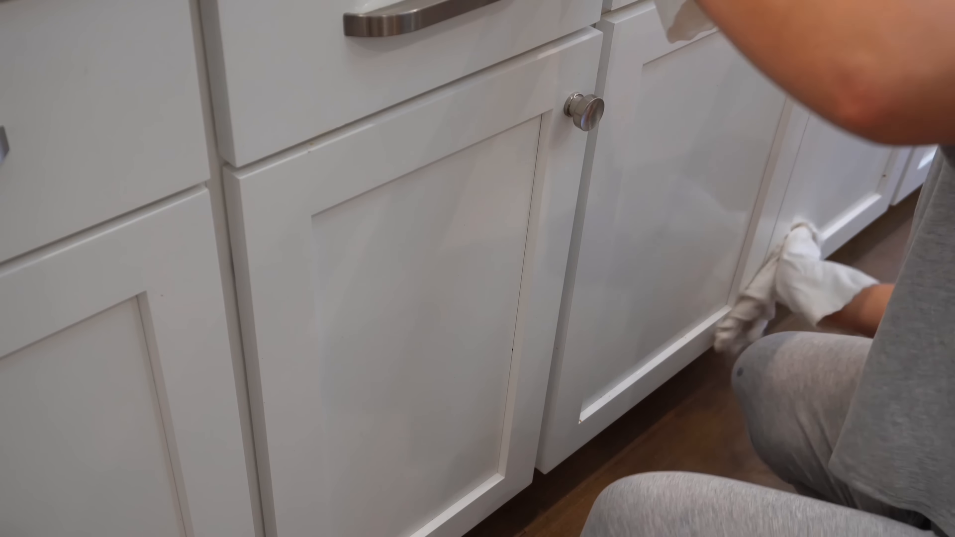Cleaning service in a Stuyvesant Town Manhattan apartment