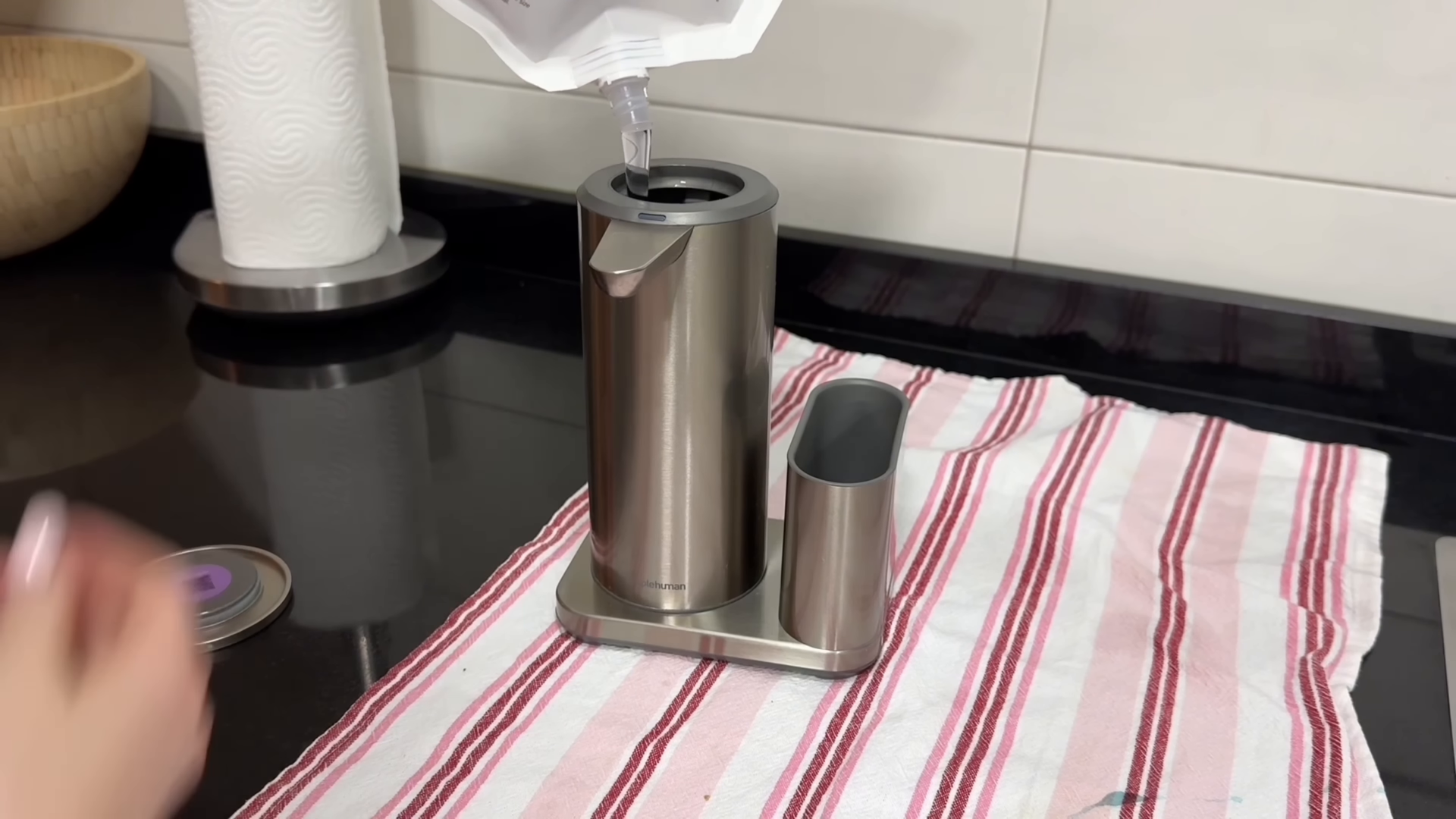 Move-out cleaning of an empty Stuyvesant Town Manhattan kitchen