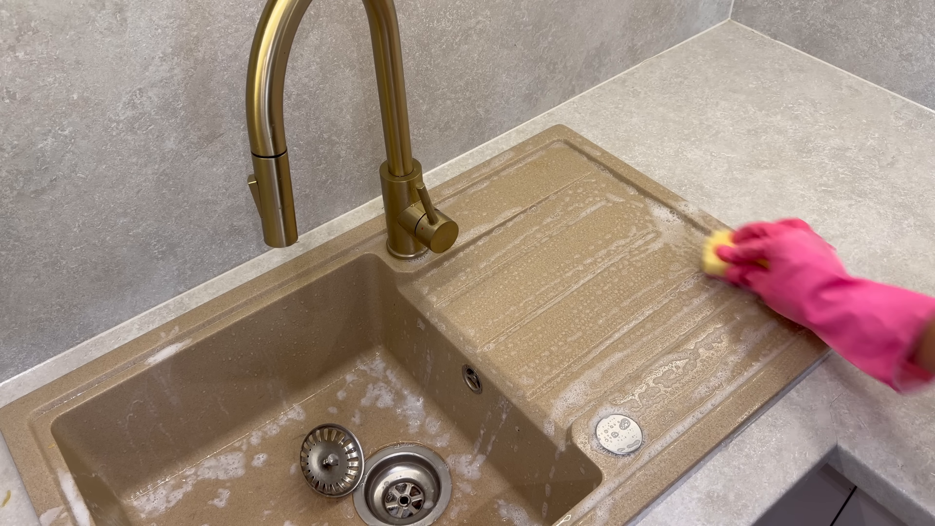House cleaning service in a Sutton Place Manhattan apartment