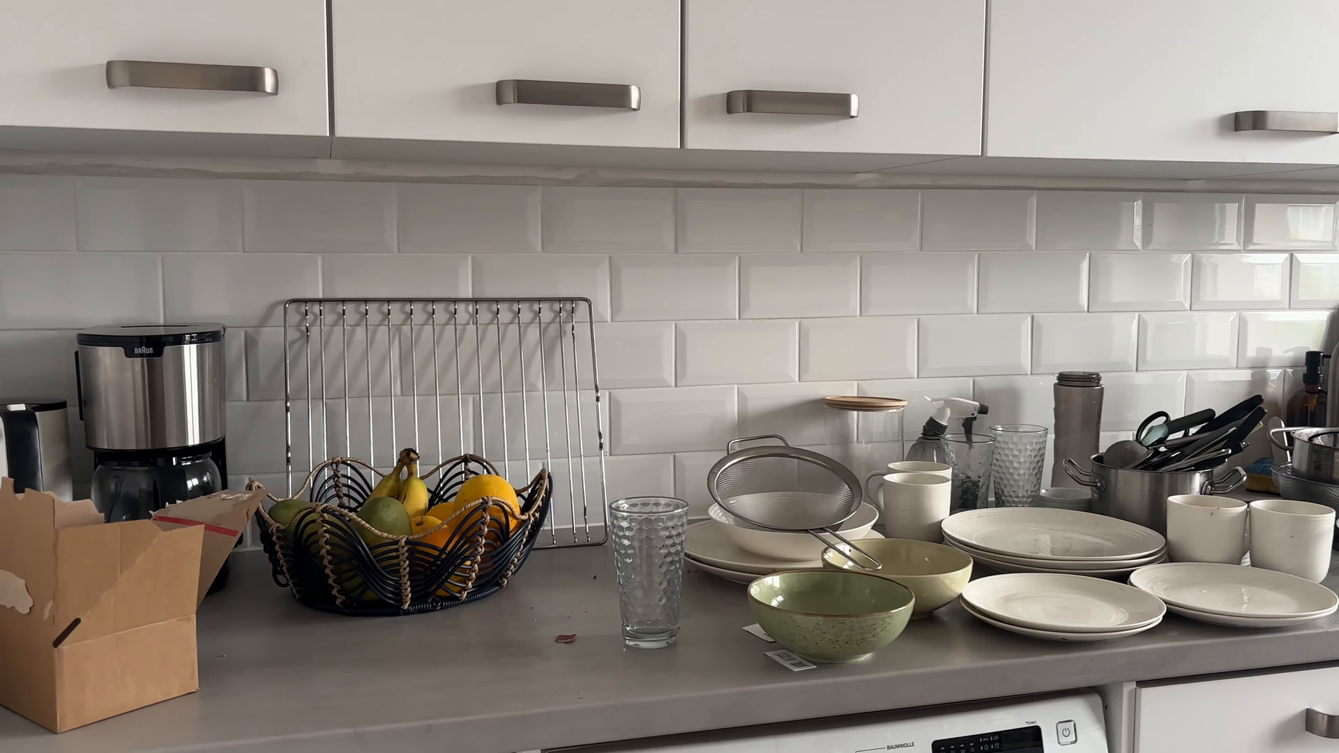 Move-out cleaning in an empty Tribeca apartment