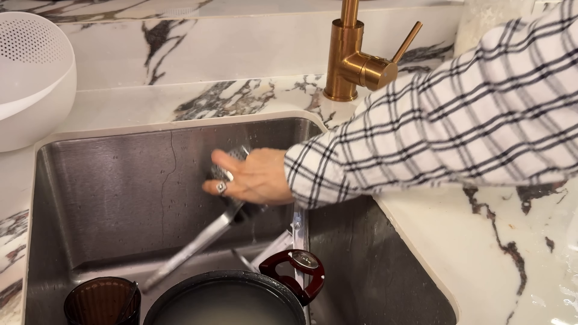 Move-in cleaning in a Turtle Bay Manhattan apartment