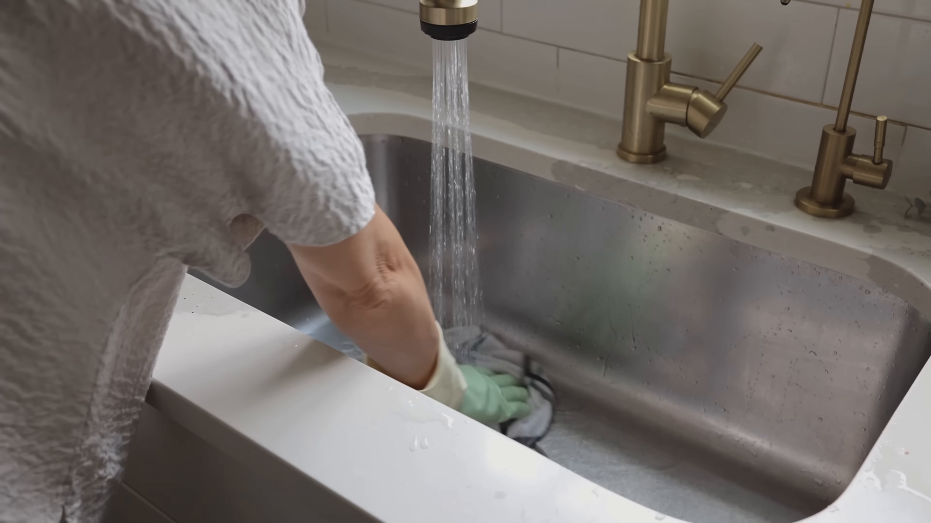 Move-out cleaning in an Upper East Side Manhattan apartment