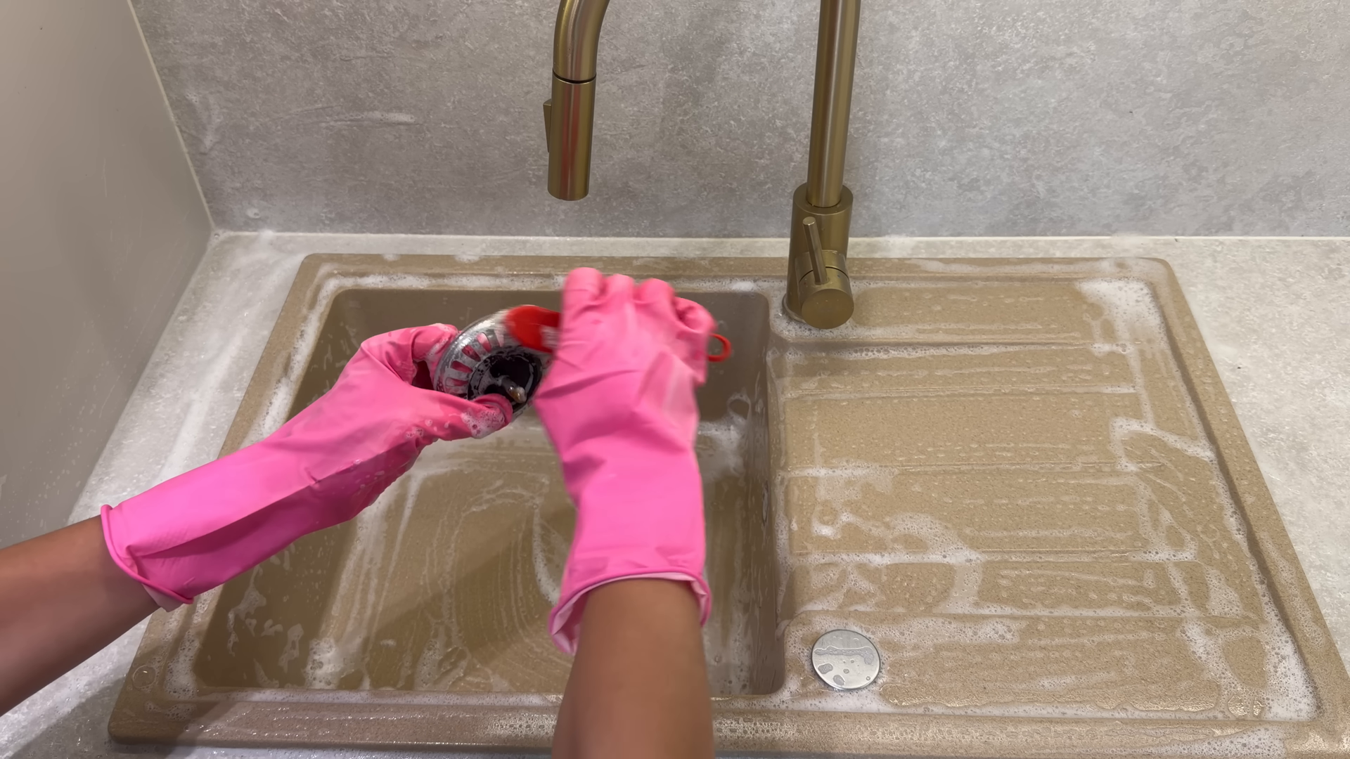 Apartment cleaning in a Woodside Queens apartment