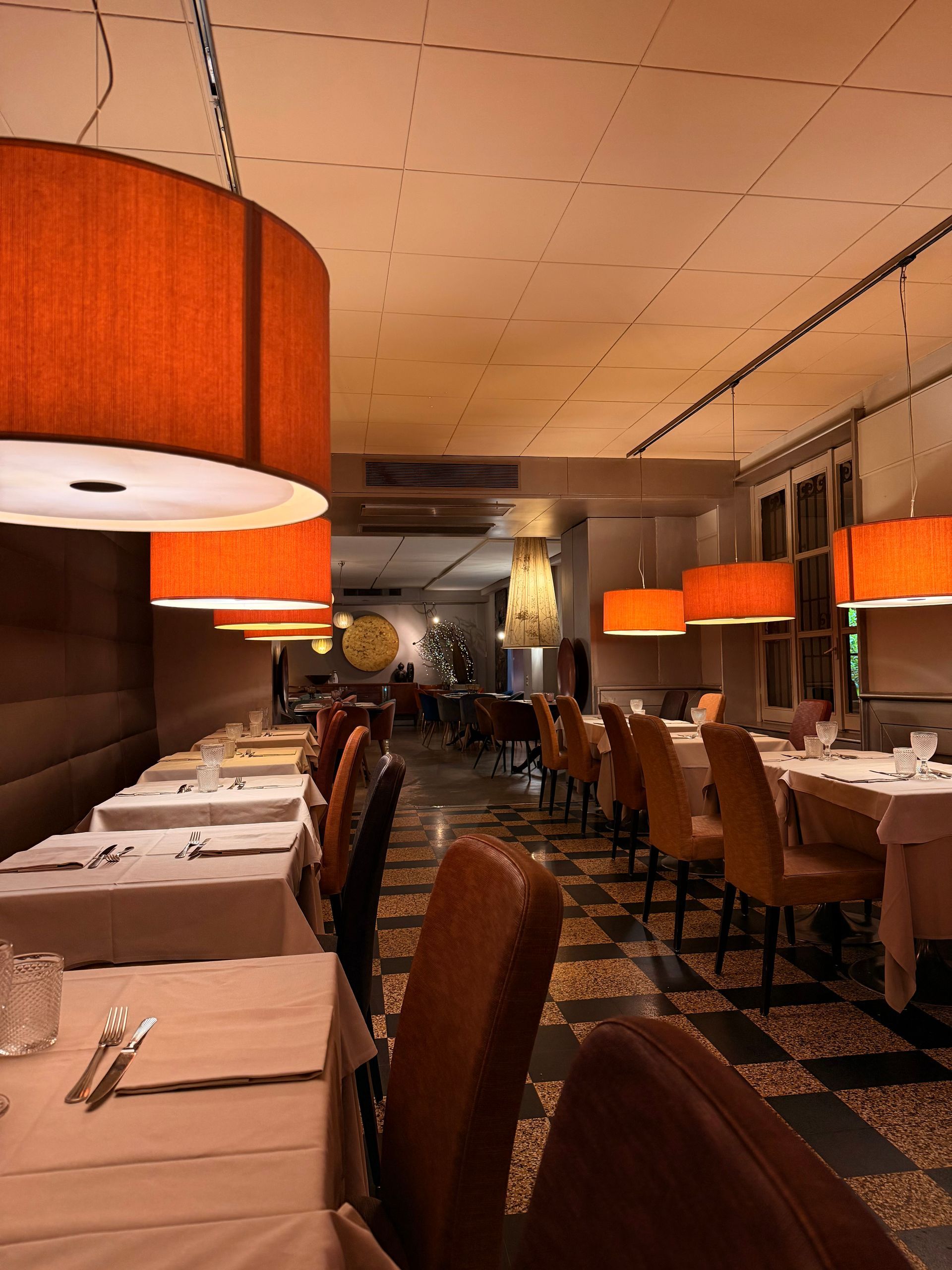 Interno sala del ristorante OrsoBruno a Monza