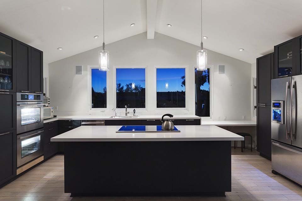 cucina completa con isola