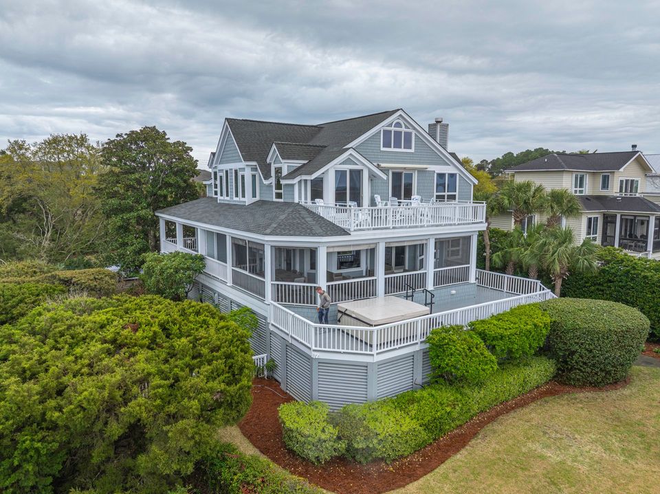 A freshly soft-washed Charleston home