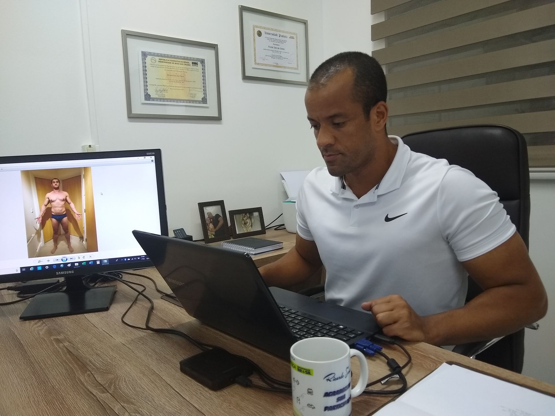 nutricionista esportivo durante atendimento personalizado com consultas presenciais em SP e online