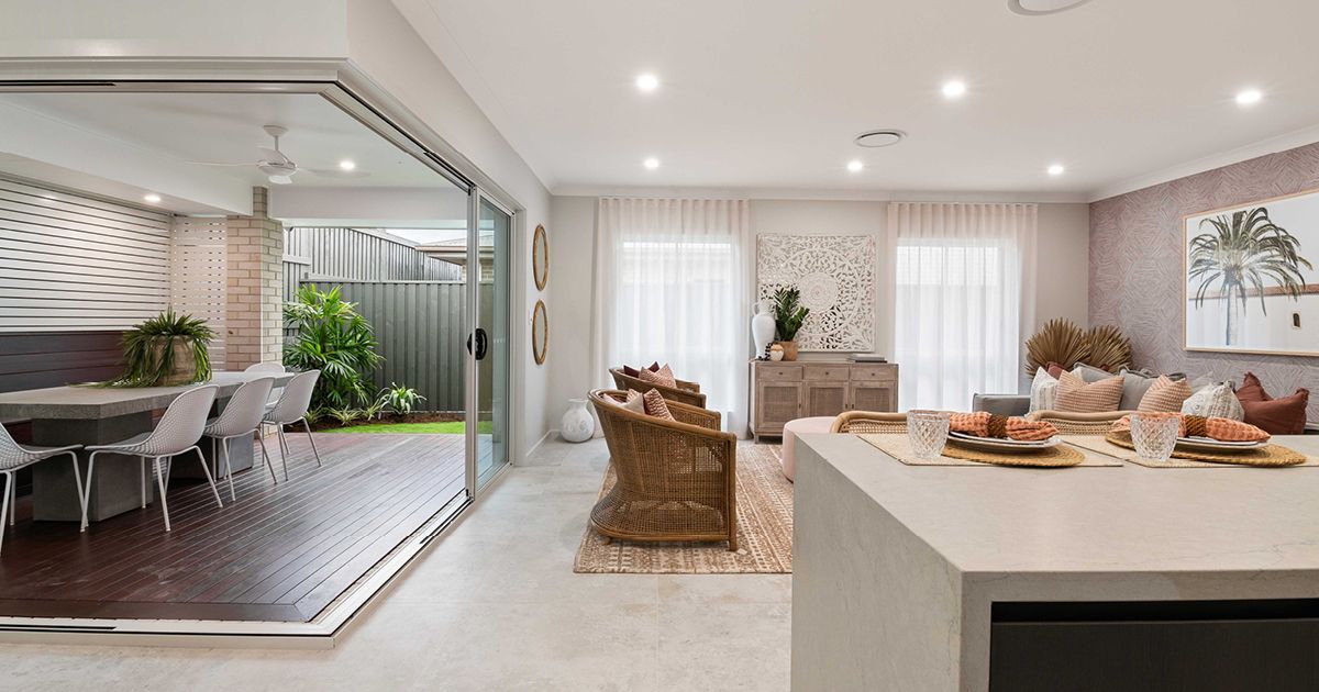 Indoor-Outdoor Connections - Narrow block house designs with Build Buddy World