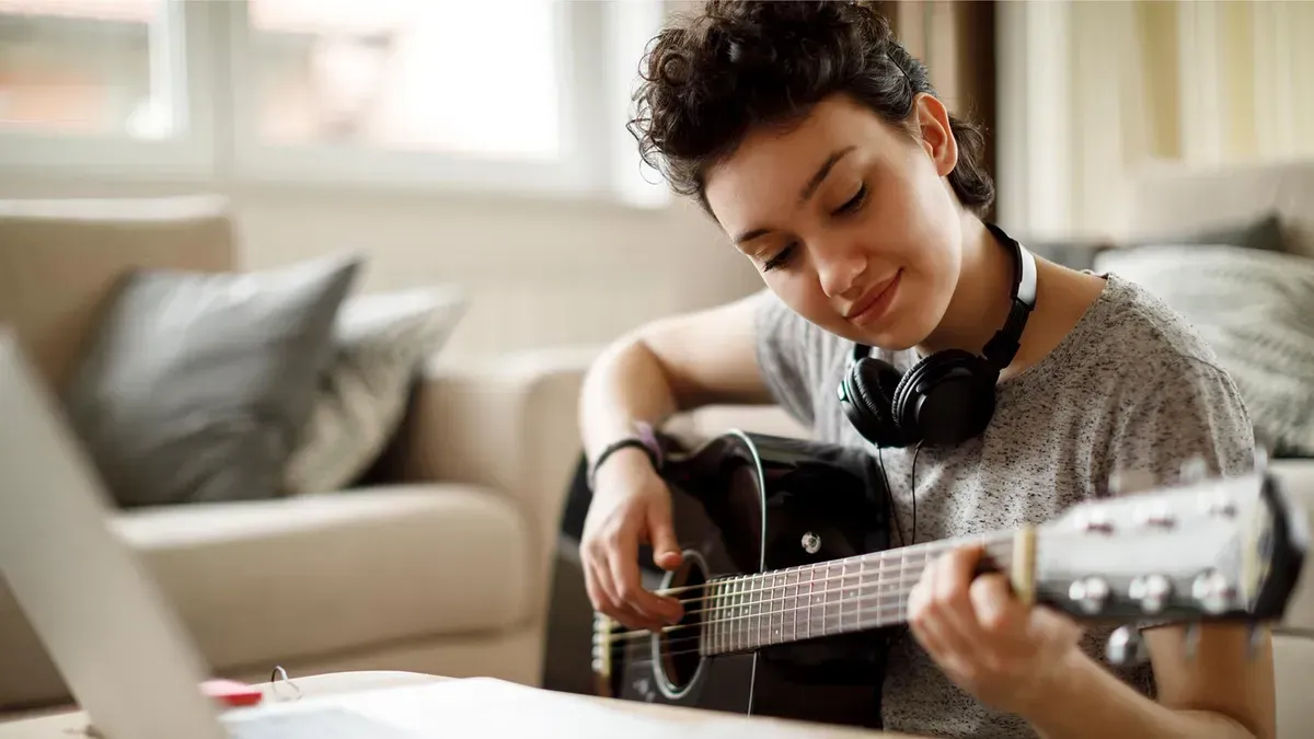 Schedule an online guitar lessons in Portsmouth, RI with Guitar Strength