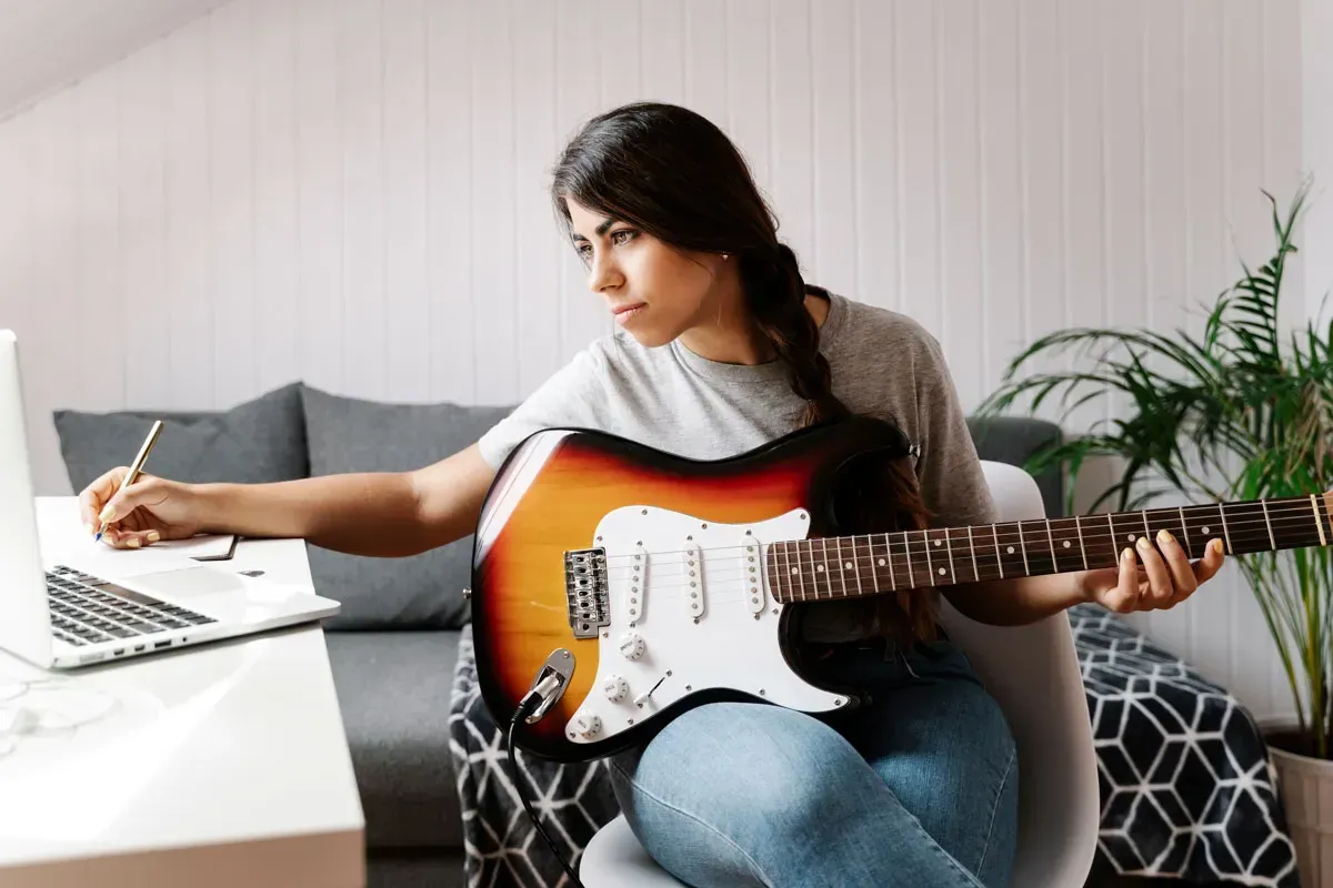 Schedule an online guitar lessons in Portsmouth, RI with Guitar Strength
