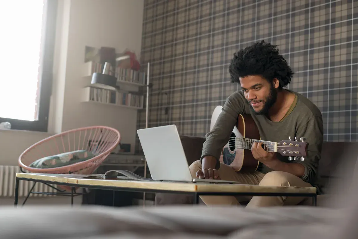 Schedule an online guitar lessons in Portsmouth, RI with Guitar Strength