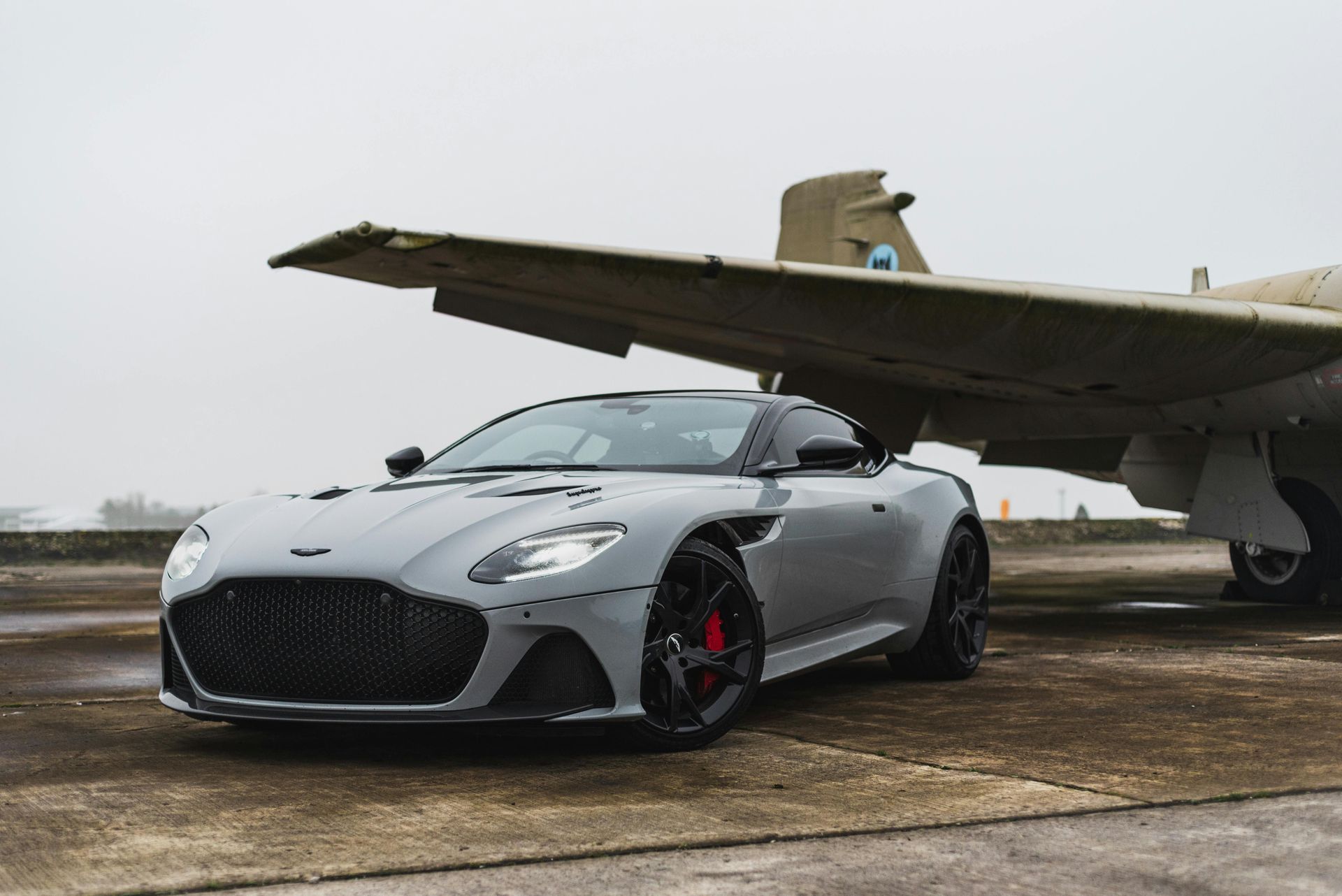 VIP airport pickup Memphis - professional chauffeur service with luxury vehicles