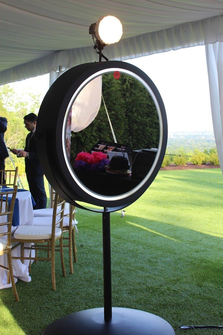 rent a mirror booth