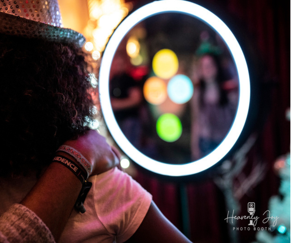 mirror booth rental