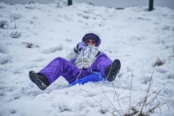 Snow play and sledding in Big Bear