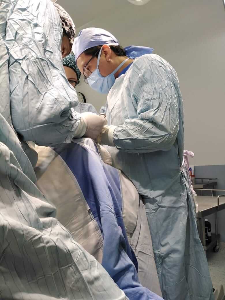 Qué es la cirugía de implante dental