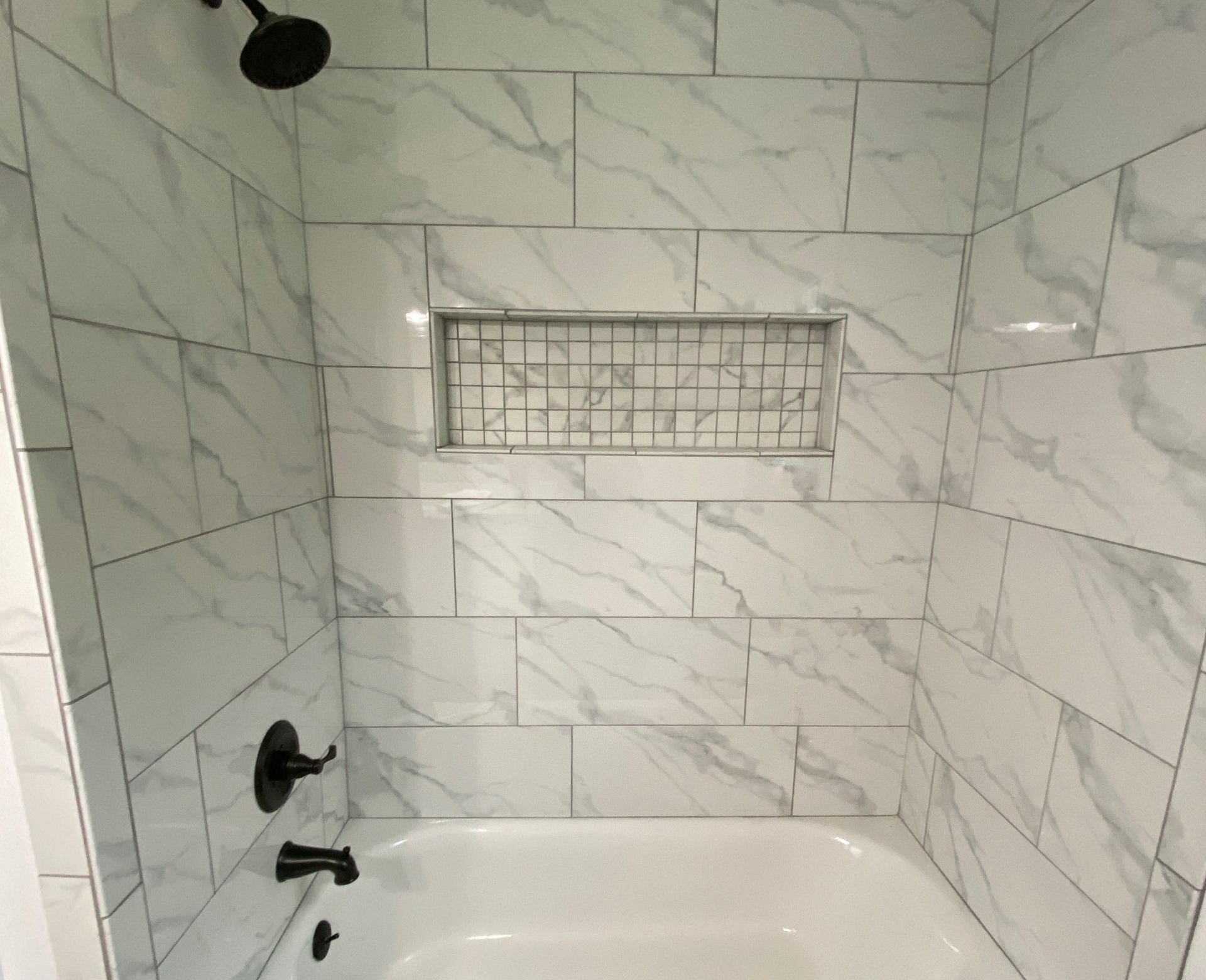 Bath/shower tile, recessed shampoo box