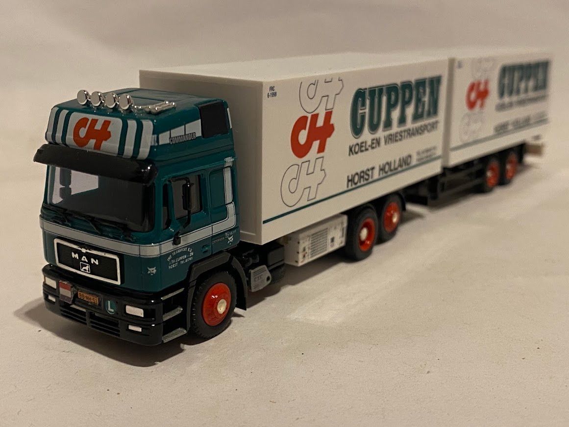 Cuppen AWM-AMW 53218 MAN F90 Commander Combi verbouwd