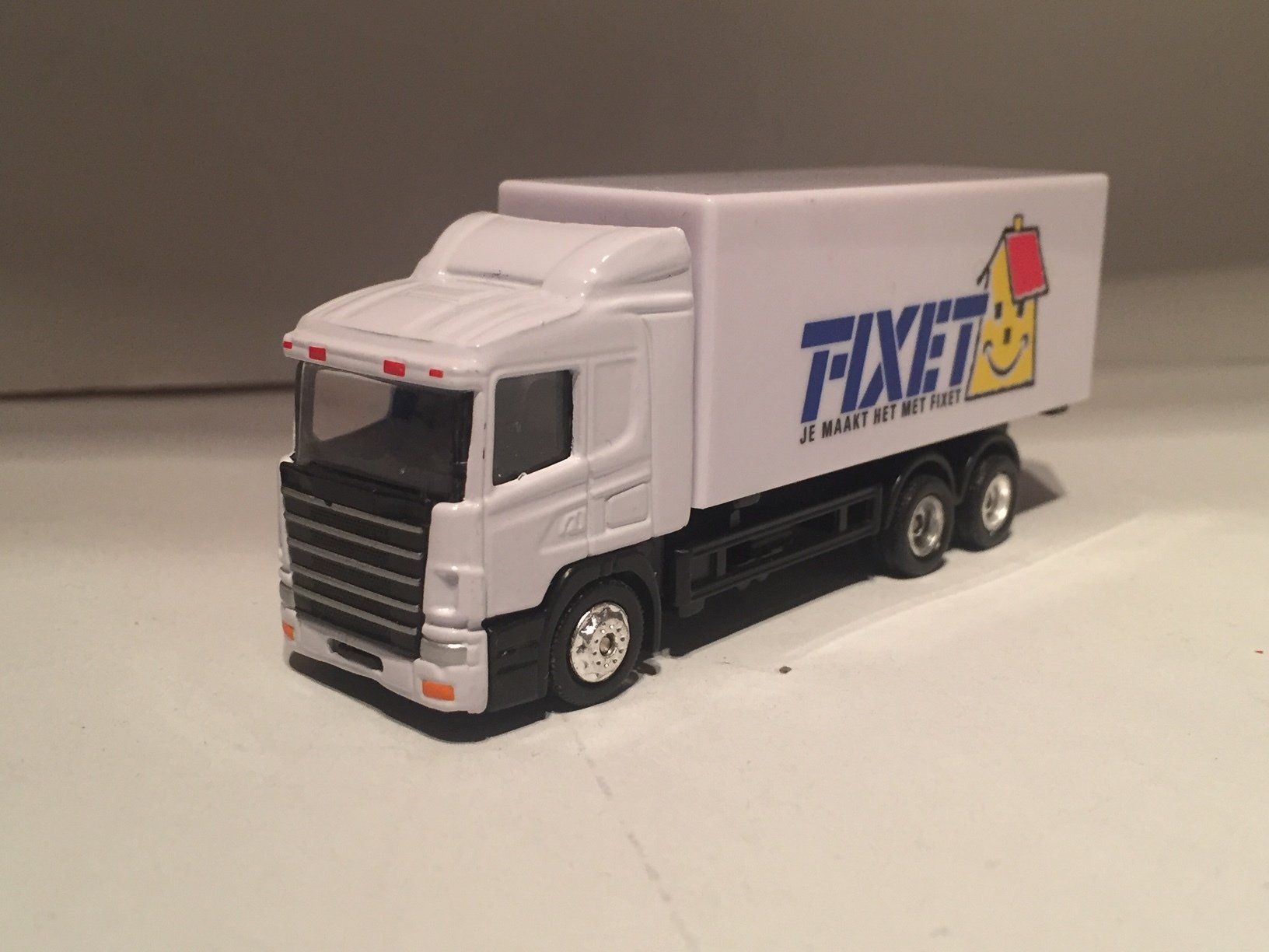 Fixet Scania Made in China voorzijde