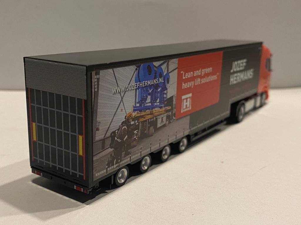 Jozef Hermans Herpa 953467 H0 DAF XG + Meusburger oplegger achterzijde
