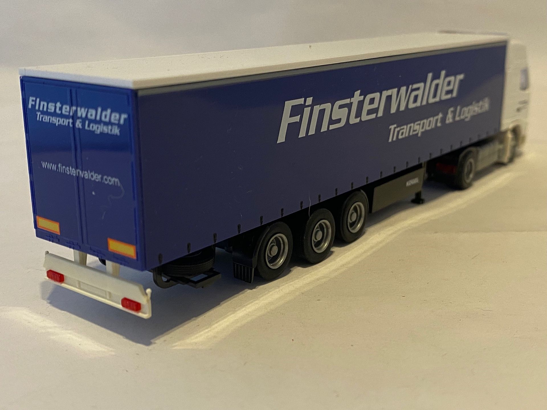 Finsterwalder AWM 57447.2 Volvo FH5