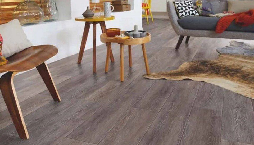 pavimento in legno in un appartamento