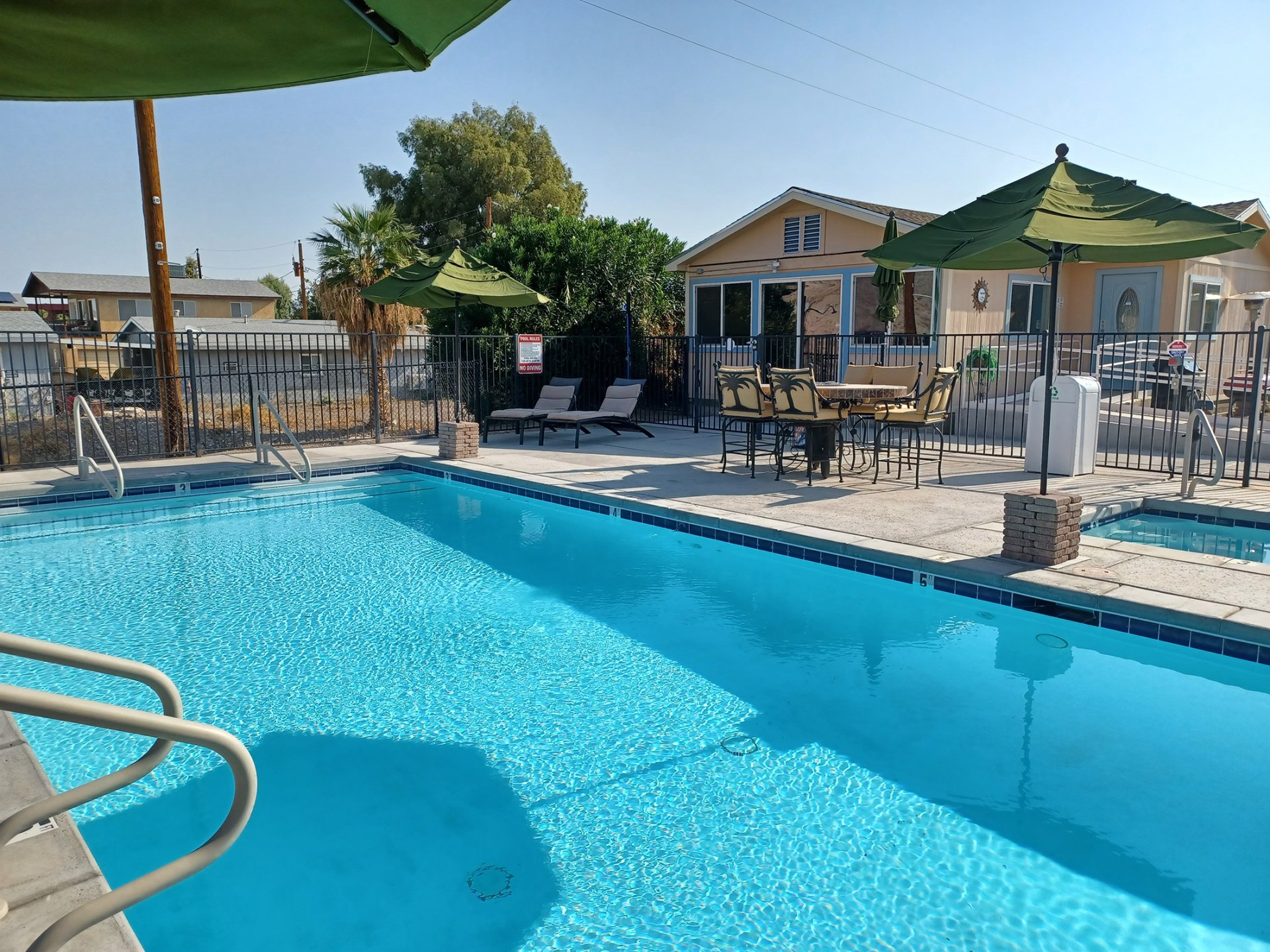 Private Rooms Bullhead City, AZ Riverfront Cottages and RV Resort