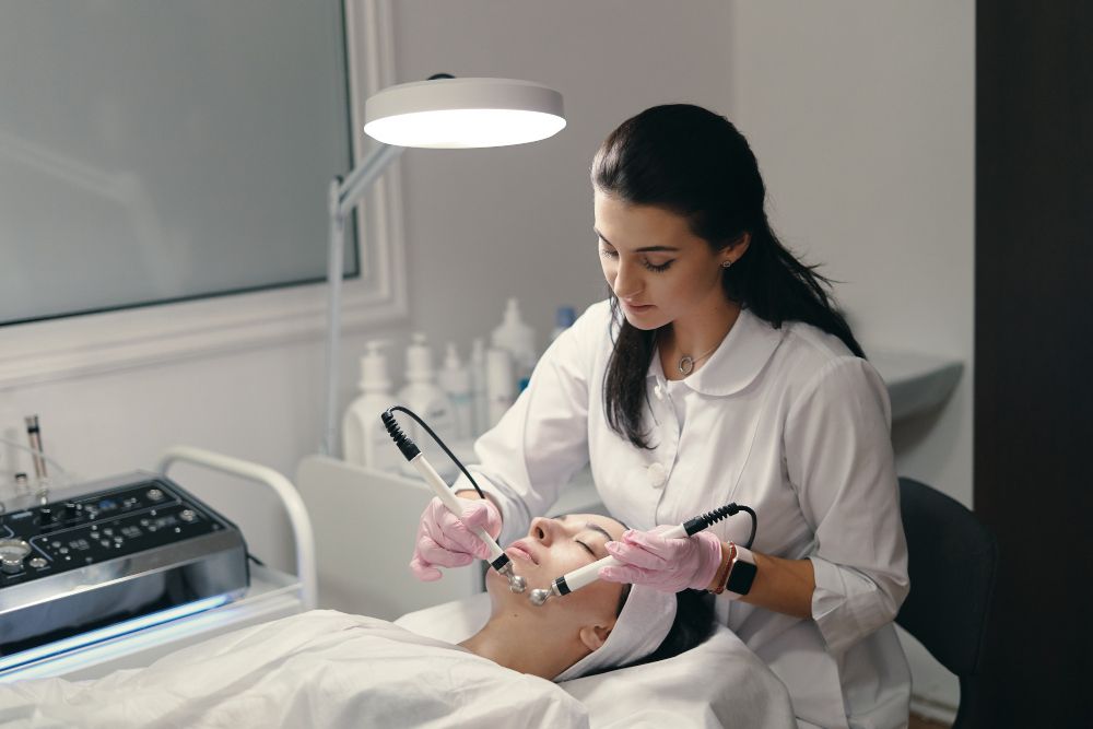 procedures for skin & hair diseases and conditions best skin treatment hospitals in hyderabad | top skin specialist hospital near me | famous skincare treatment in hitech city madhapur
