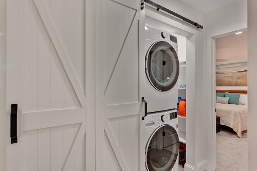 5 Custom Laundry Room Cabinets for Busy Southern Families