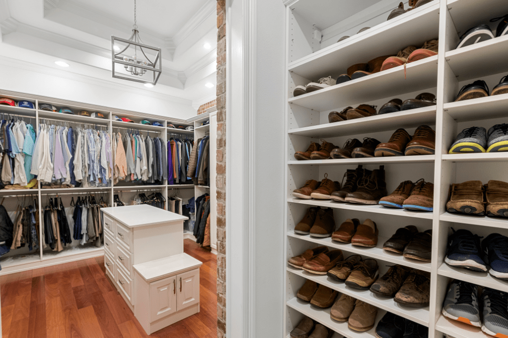 Holiday Organization Made Easy: Custom Closet Solutions for a Stress-Free Season