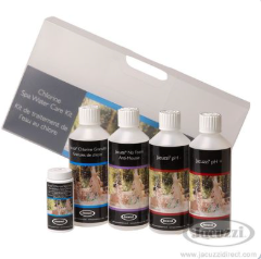 Kit d'entretien de l'eau pour spa Jacuzzi avec granules de chlore, anti-mousse, correcteur de pH et bandelettes de test.