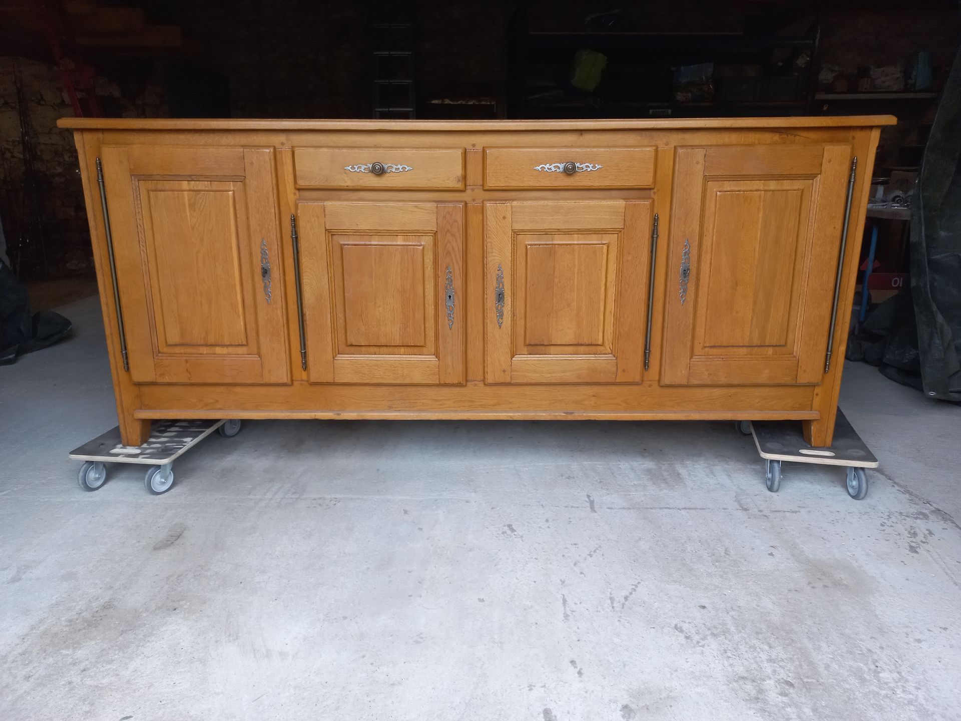 Décapage buffet bois avant
