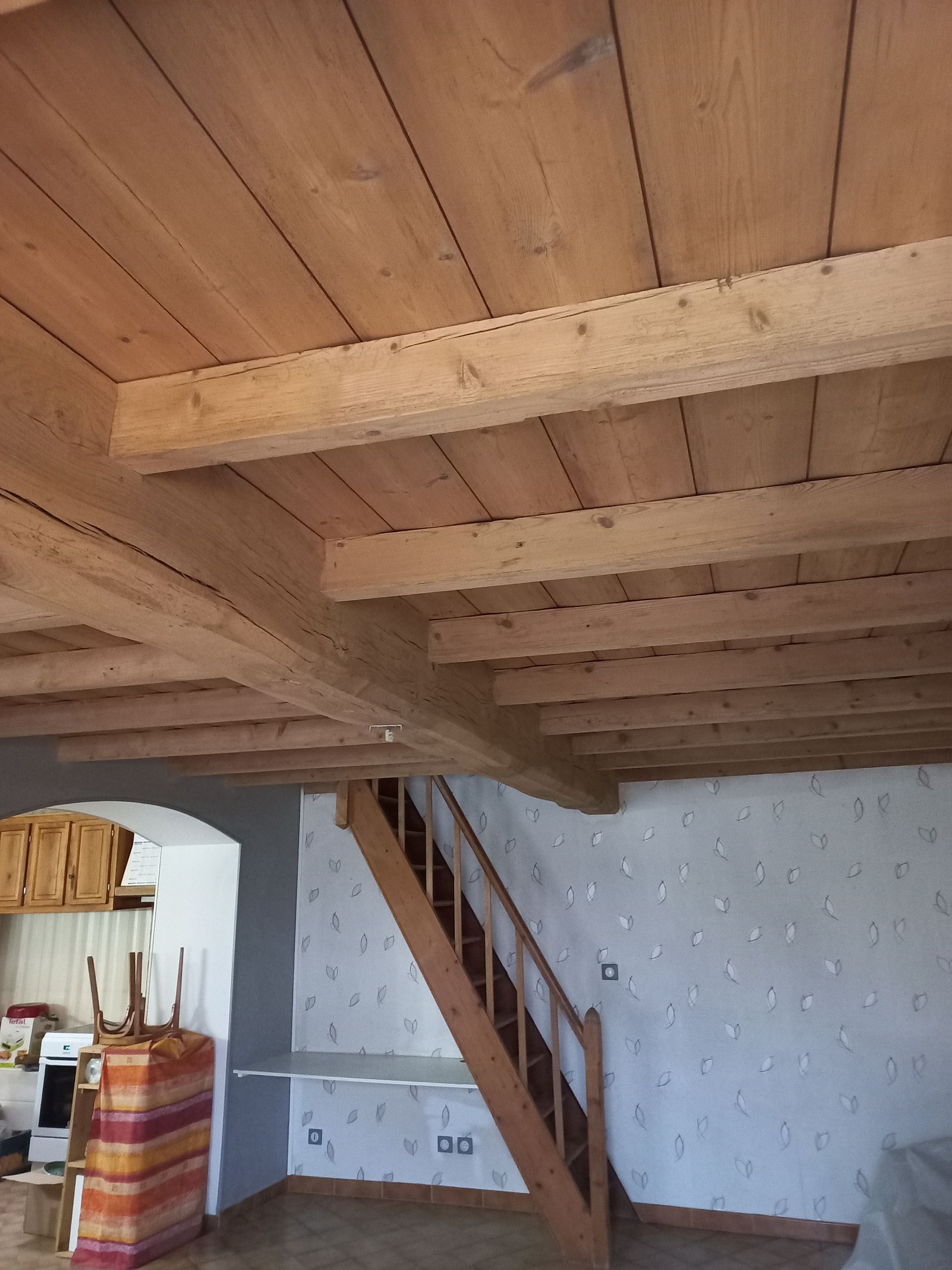 Décapage de poutres en bois après