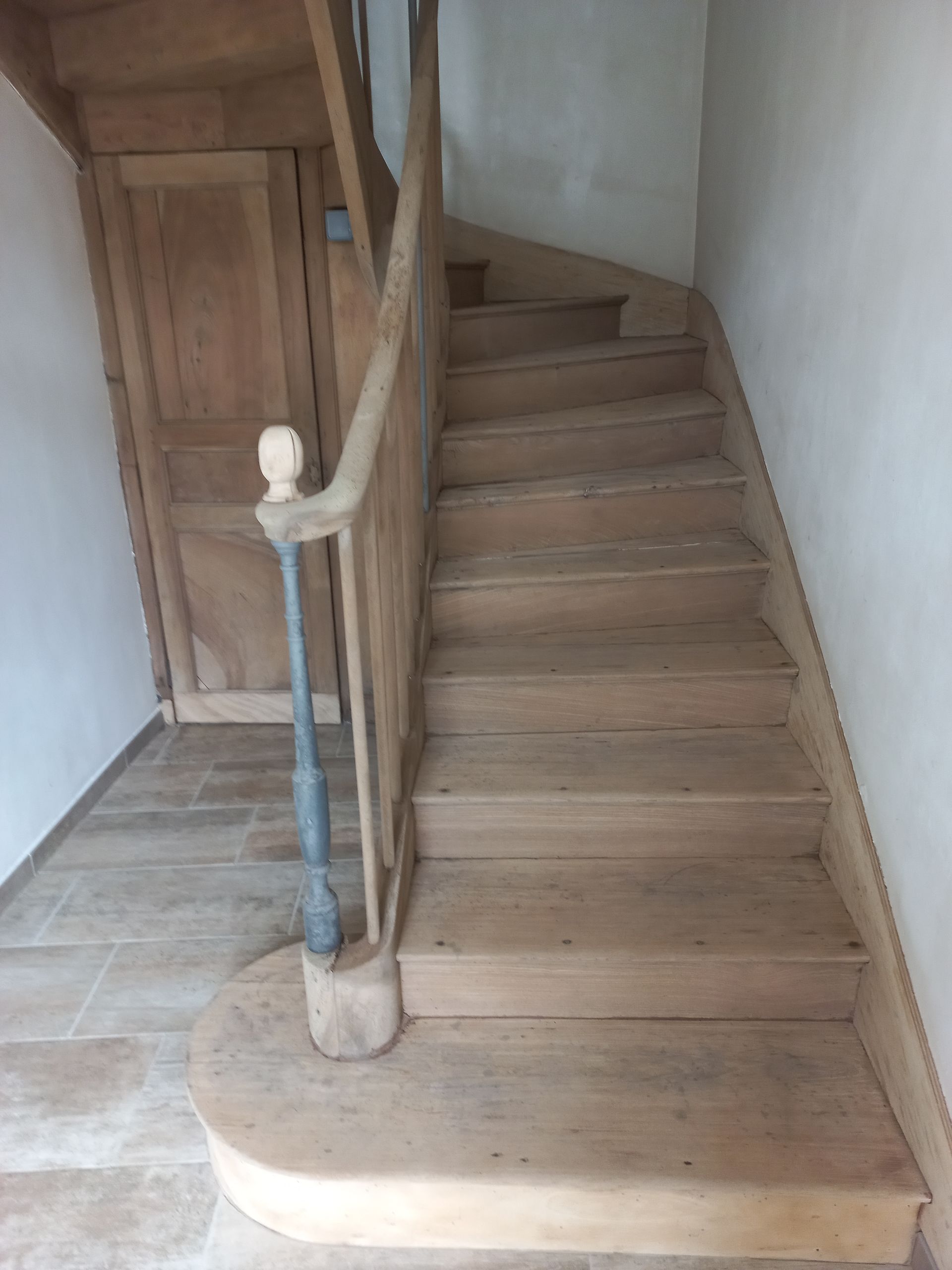 Sablage escaliers bois après